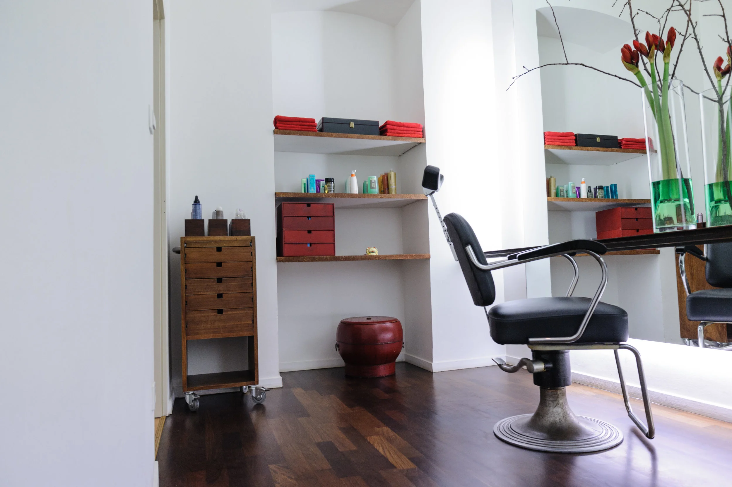 Salonbereich mit Stylingplätzen
